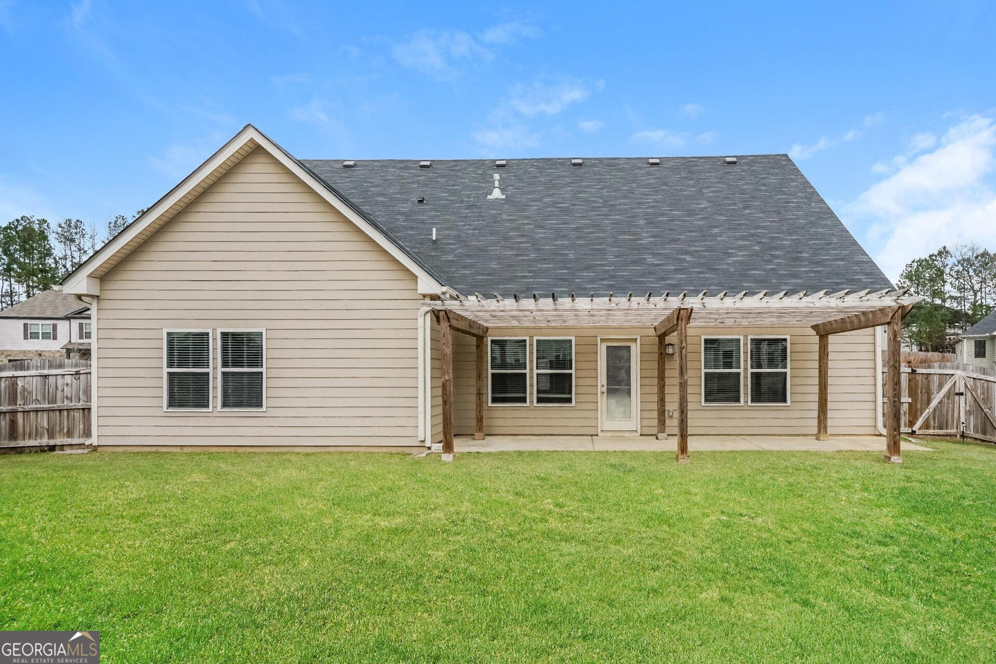 4 bedroom 2 bath house in Dallas