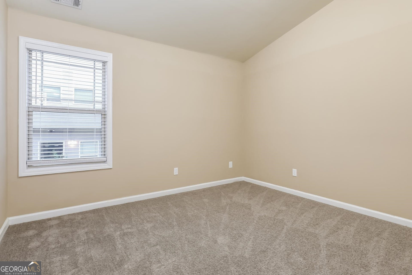 4 bedroom 2.5 bath house in Atlanta