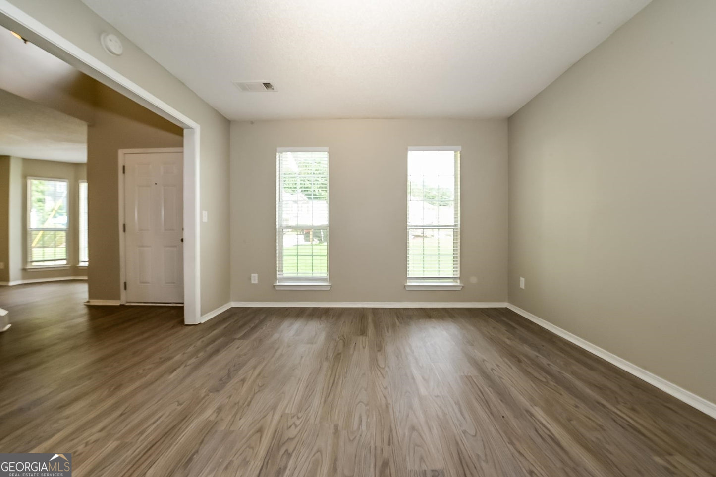 4 bedroom 2.5 bath house in Lithonia
