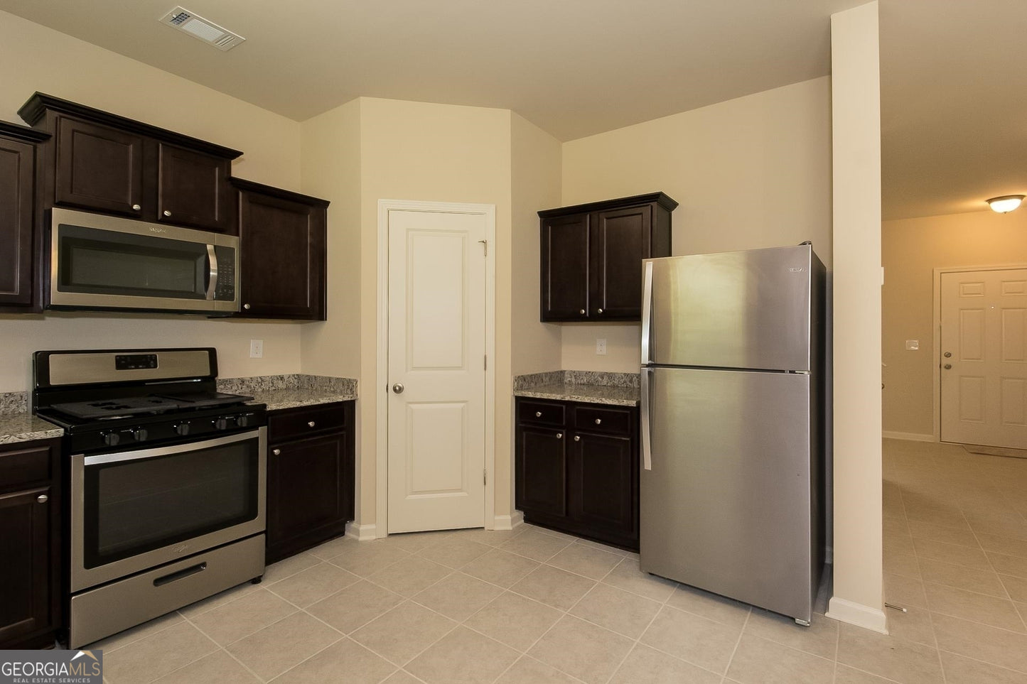 4 bedroom 2.5 bath house in Jonesboro