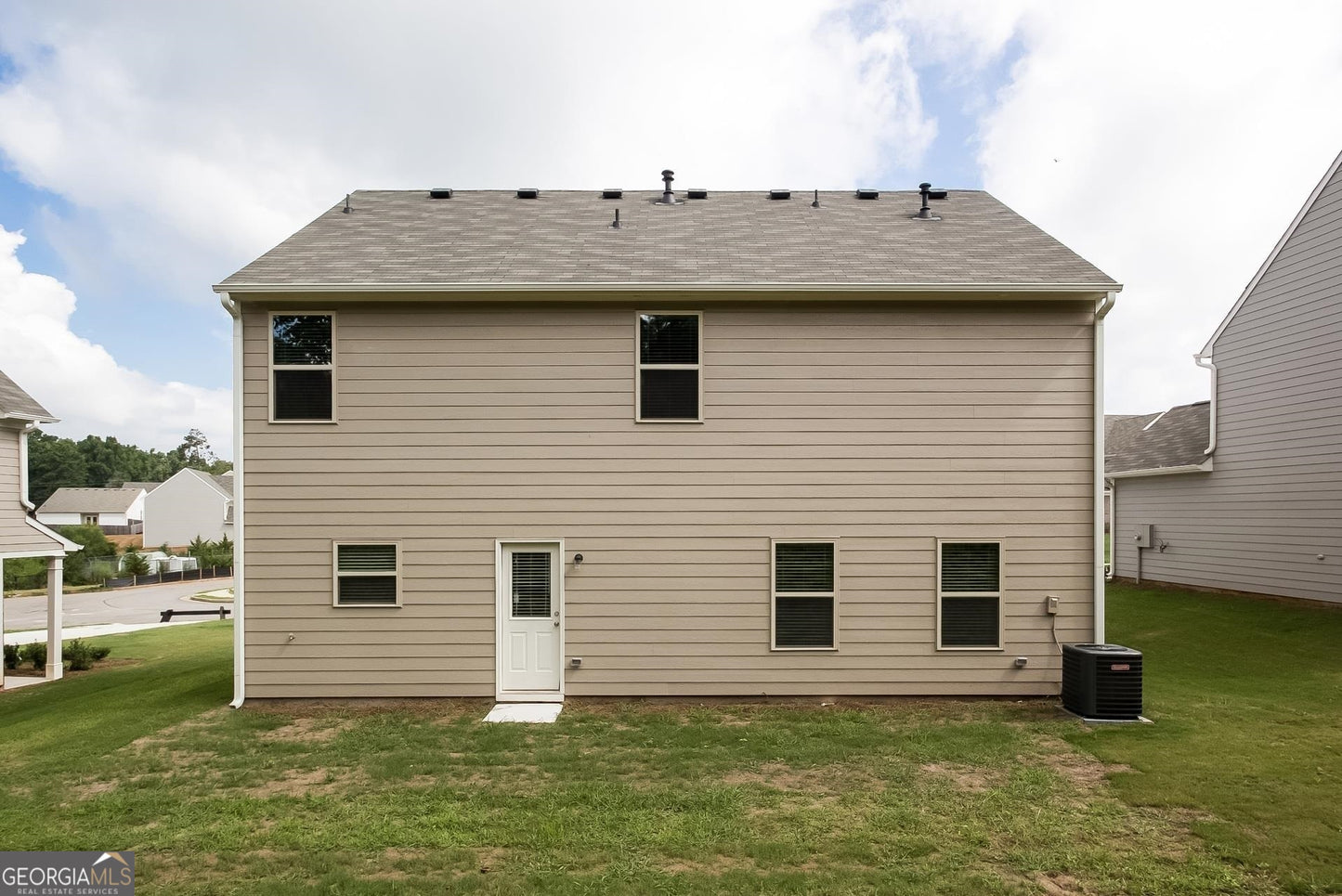 4 bedroom 2.5 bath house in Jonesboro