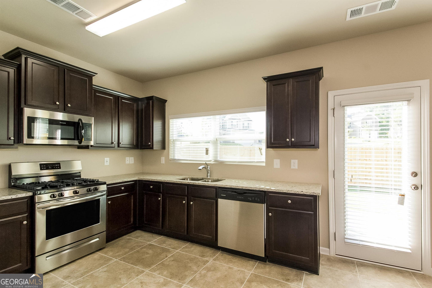 4 bedroom 2.5 bath house in Dallas