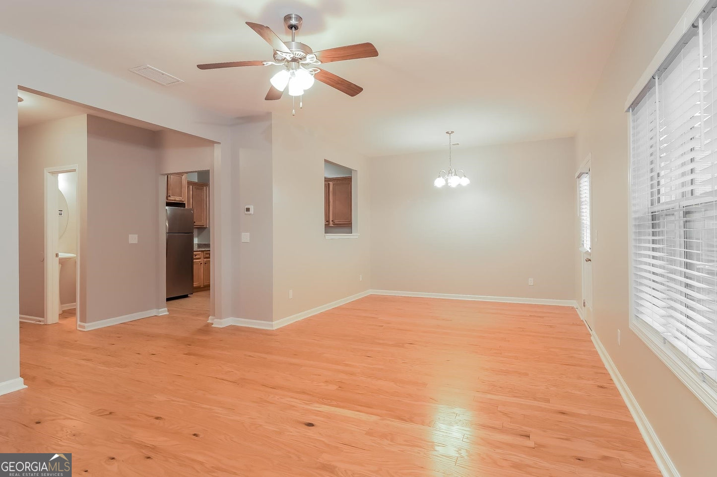 3 bedroom 2.5 bath house in Dallas