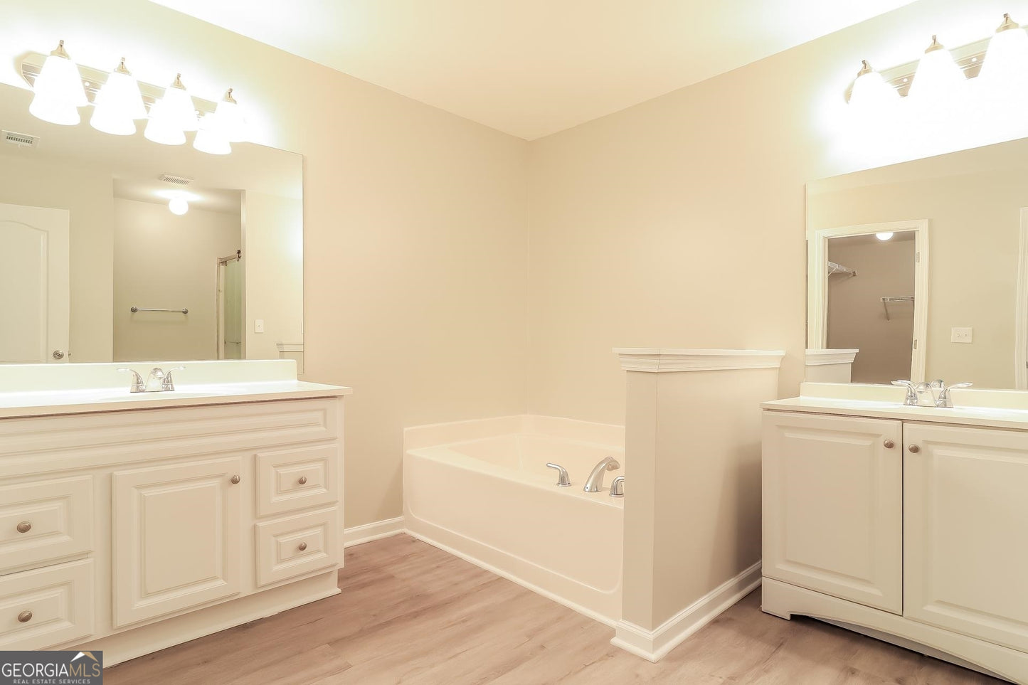 3 bedroom 2.5 bath house in Dallas
