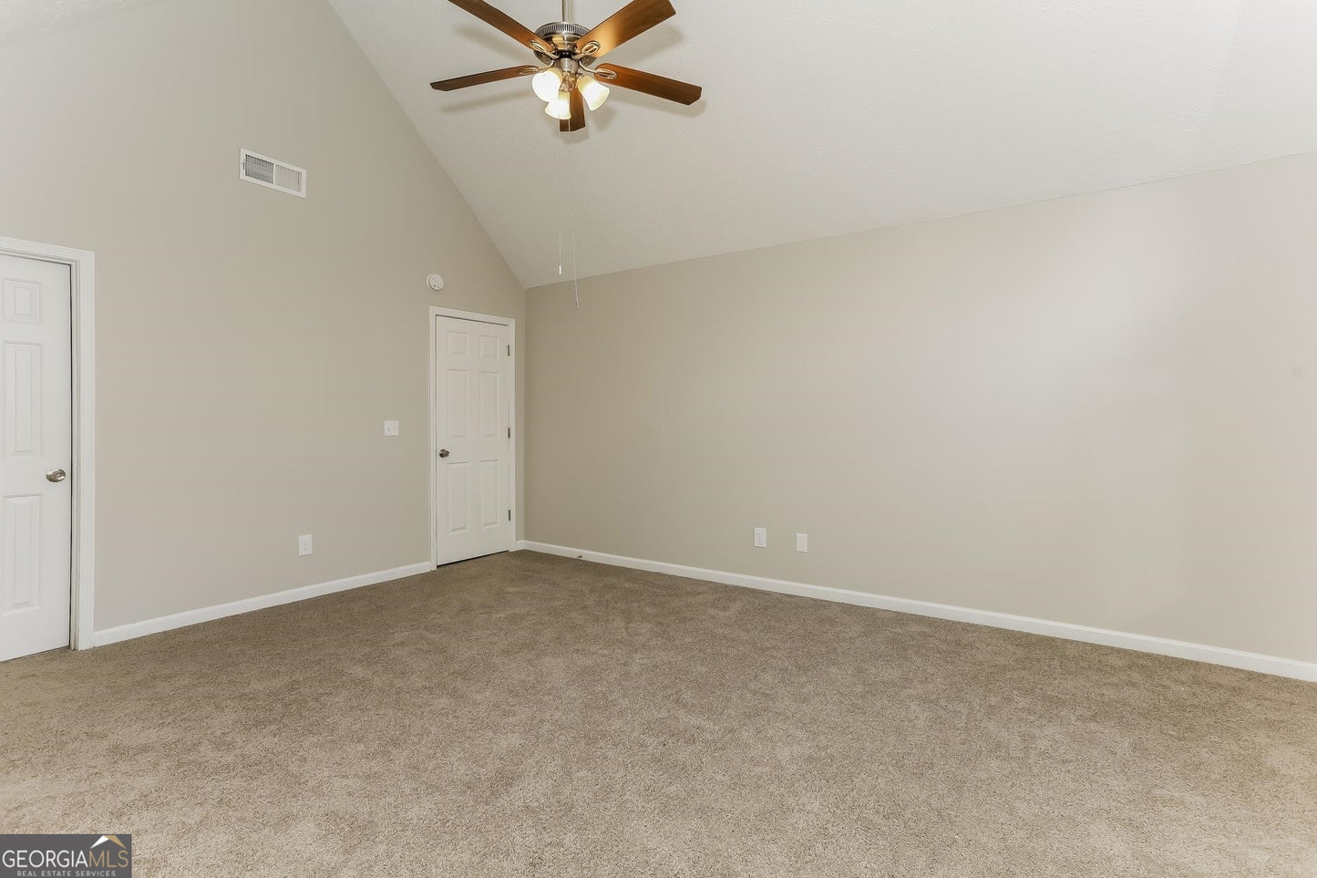 4 bedroom 2.5 bath house in Stockbridge