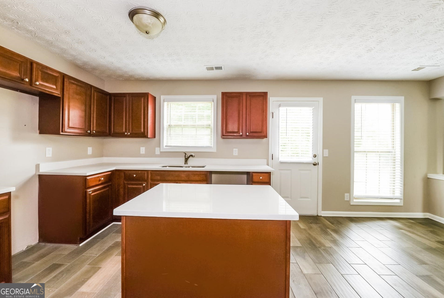 4 bedroom 2.5  bath house in Ellenwood