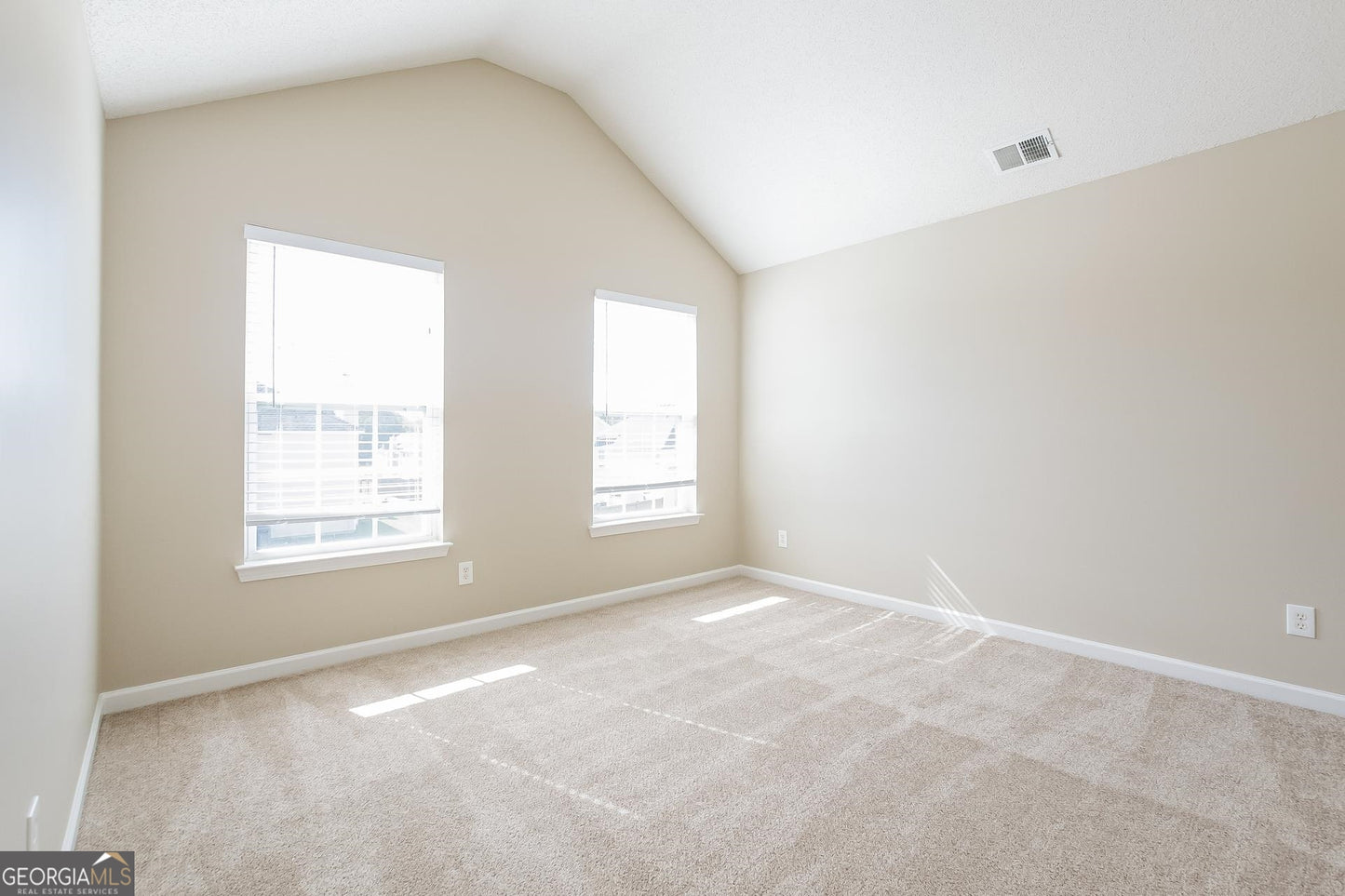 4 bedroom 2.5 bath house in Fairburn