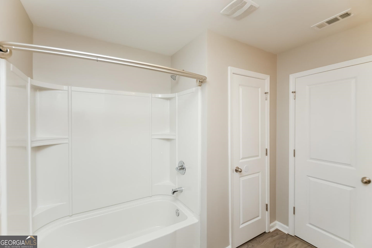 4 bedroom 2 bath house in Rex