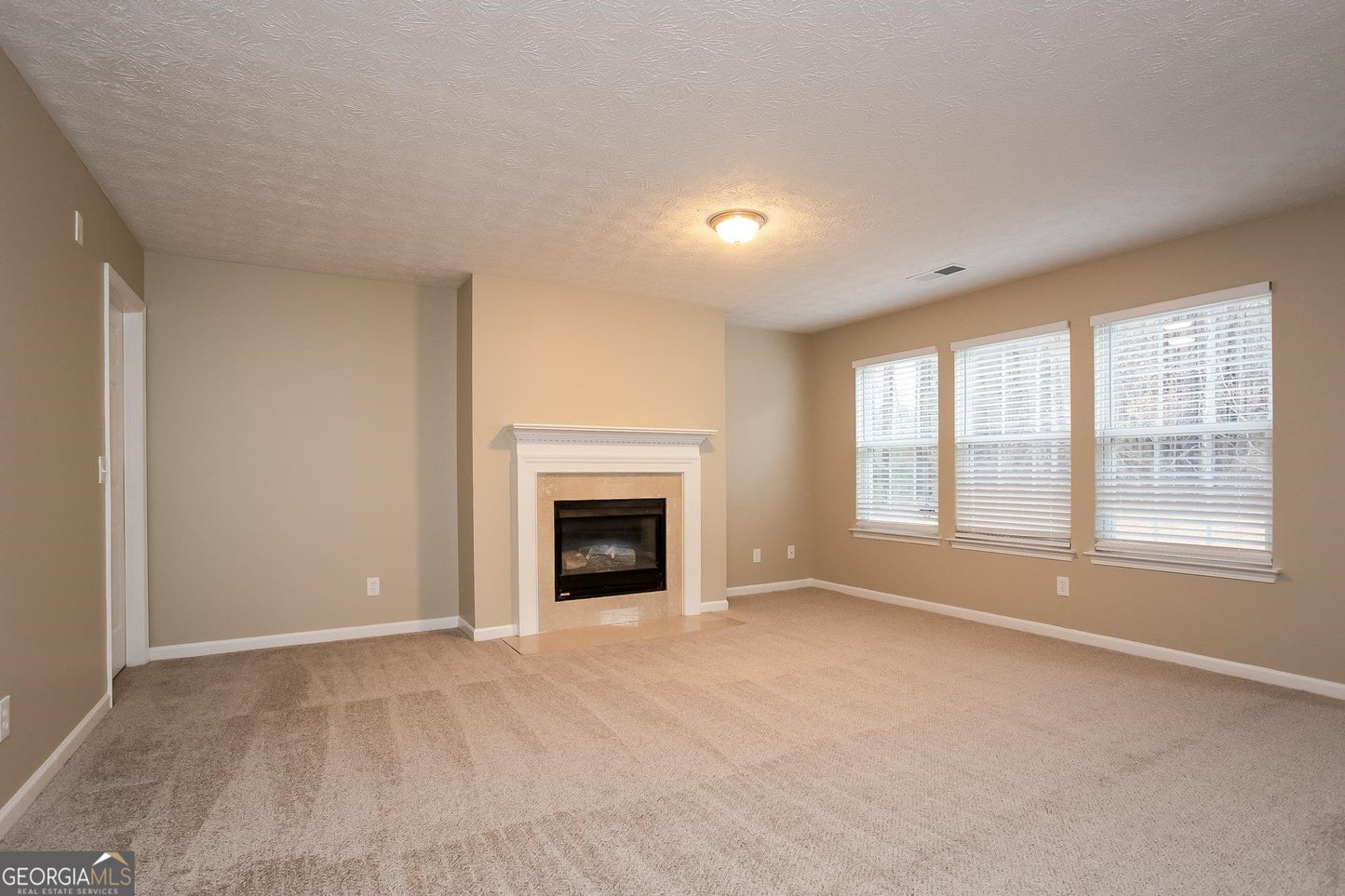 4 bedroom 2.5 bath house in Powder springs