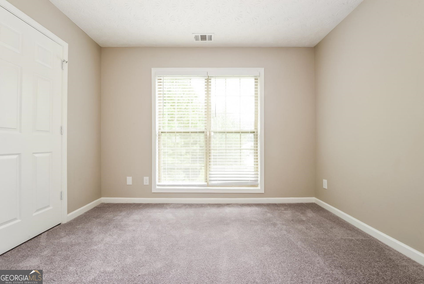 4 bedroom 2.5  bath house in Ellenwood