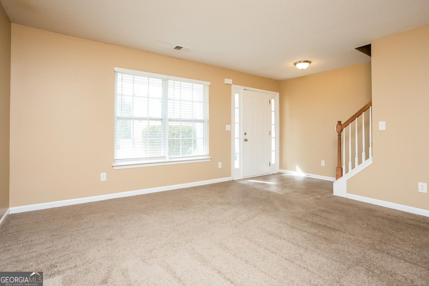 5 bedroom 2.5 bath house in Fairburn