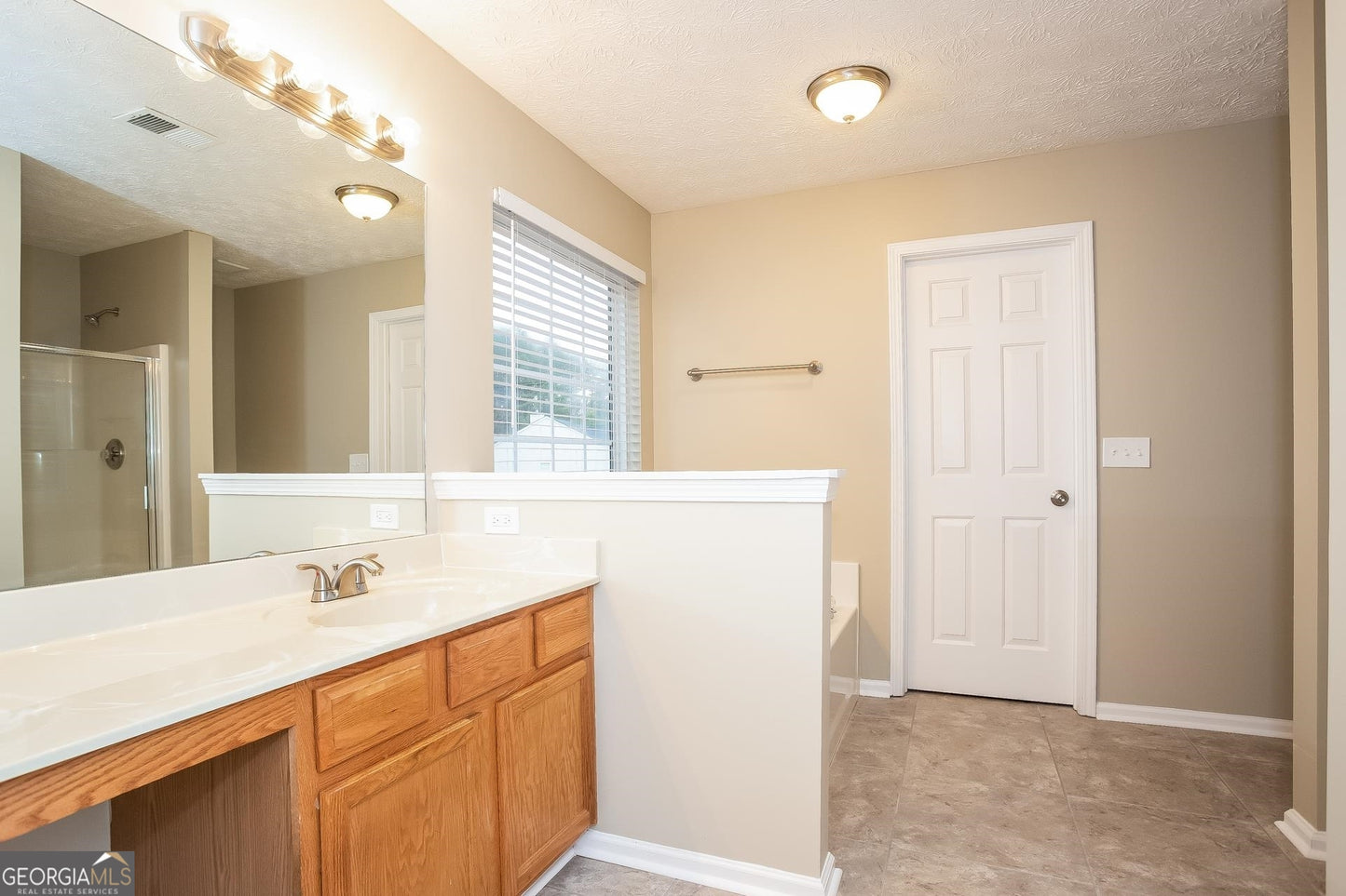 4 bedroom 2.5 bath house in Powder springs
