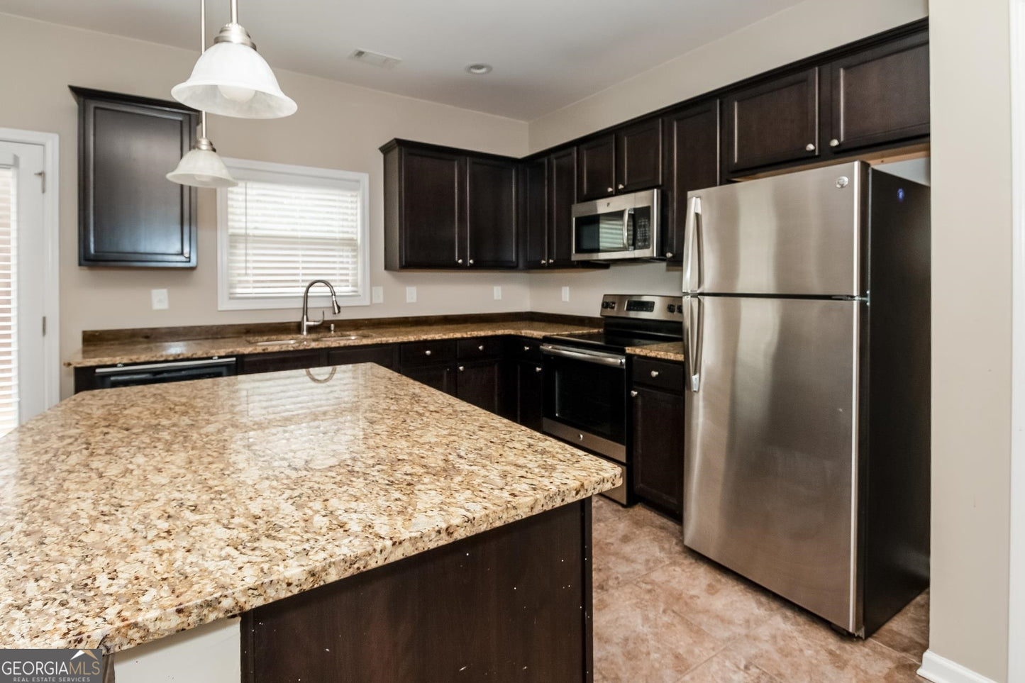 4 bedroom 2.5 bath house in South Fulton