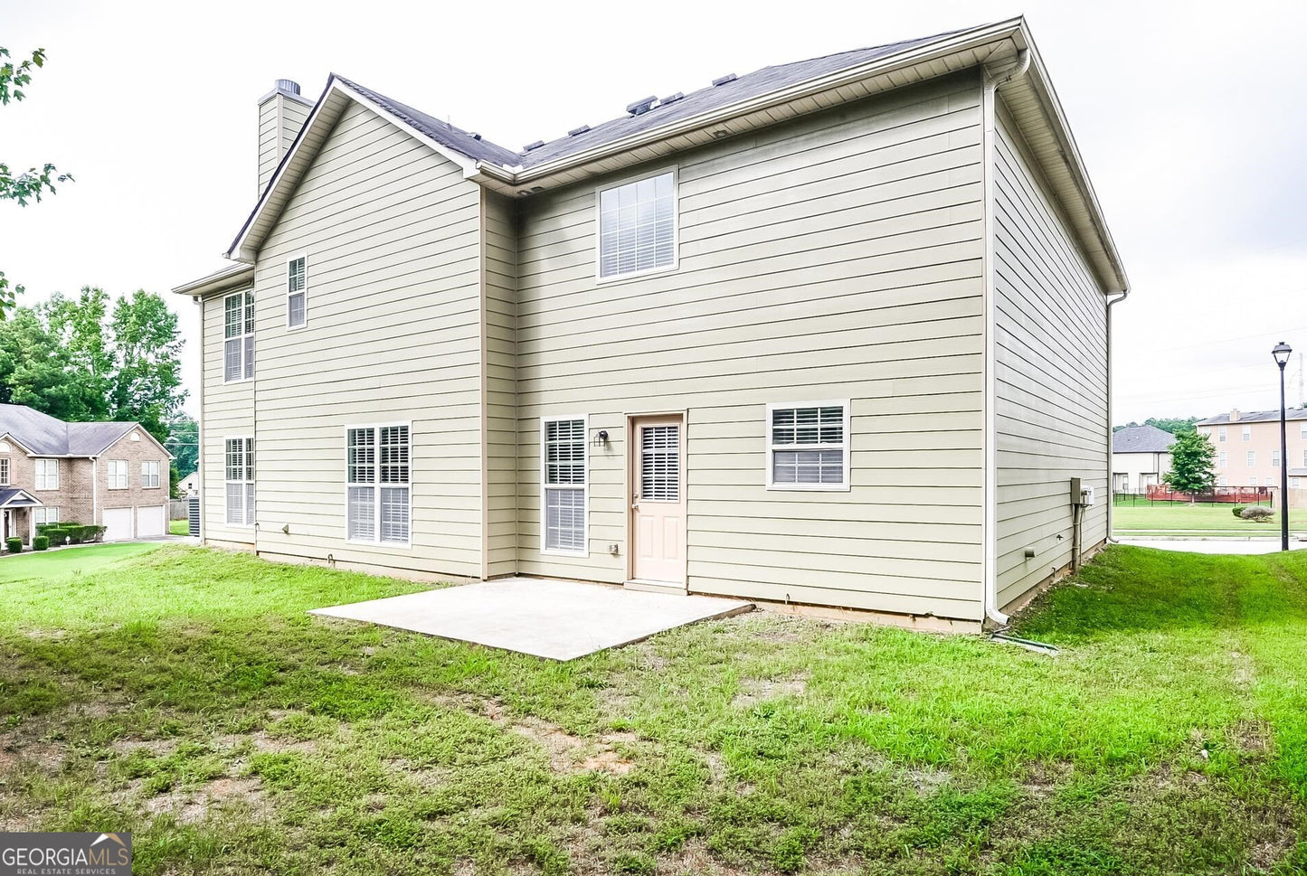 4 bedroom 2.5  bath house in Ellenwood