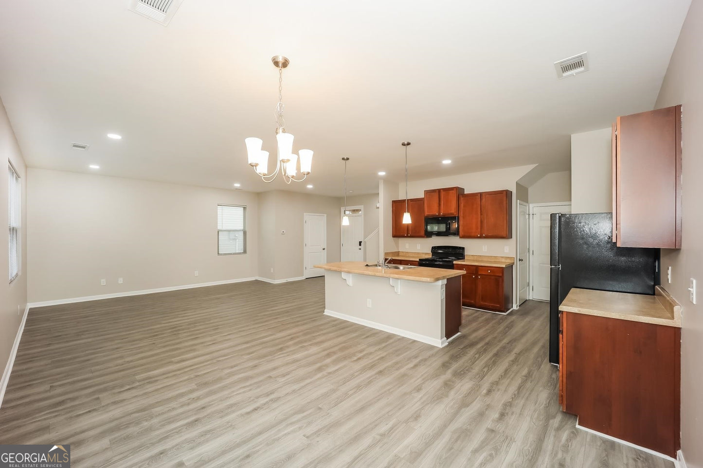 4 bedroom 3  bath house in Riverdale