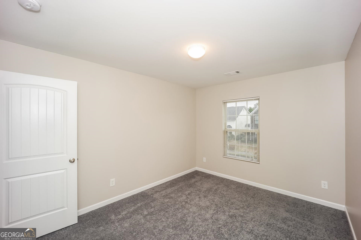 4 bedroom 3  bath house in Riverdale