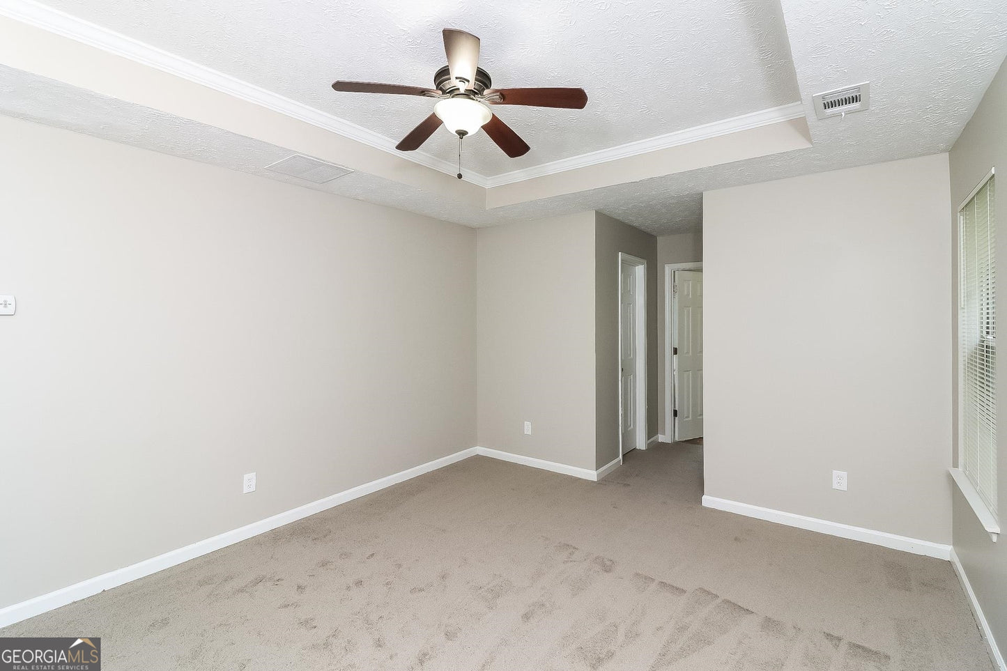 4 bedroom 2.5 bath house in Lithonia