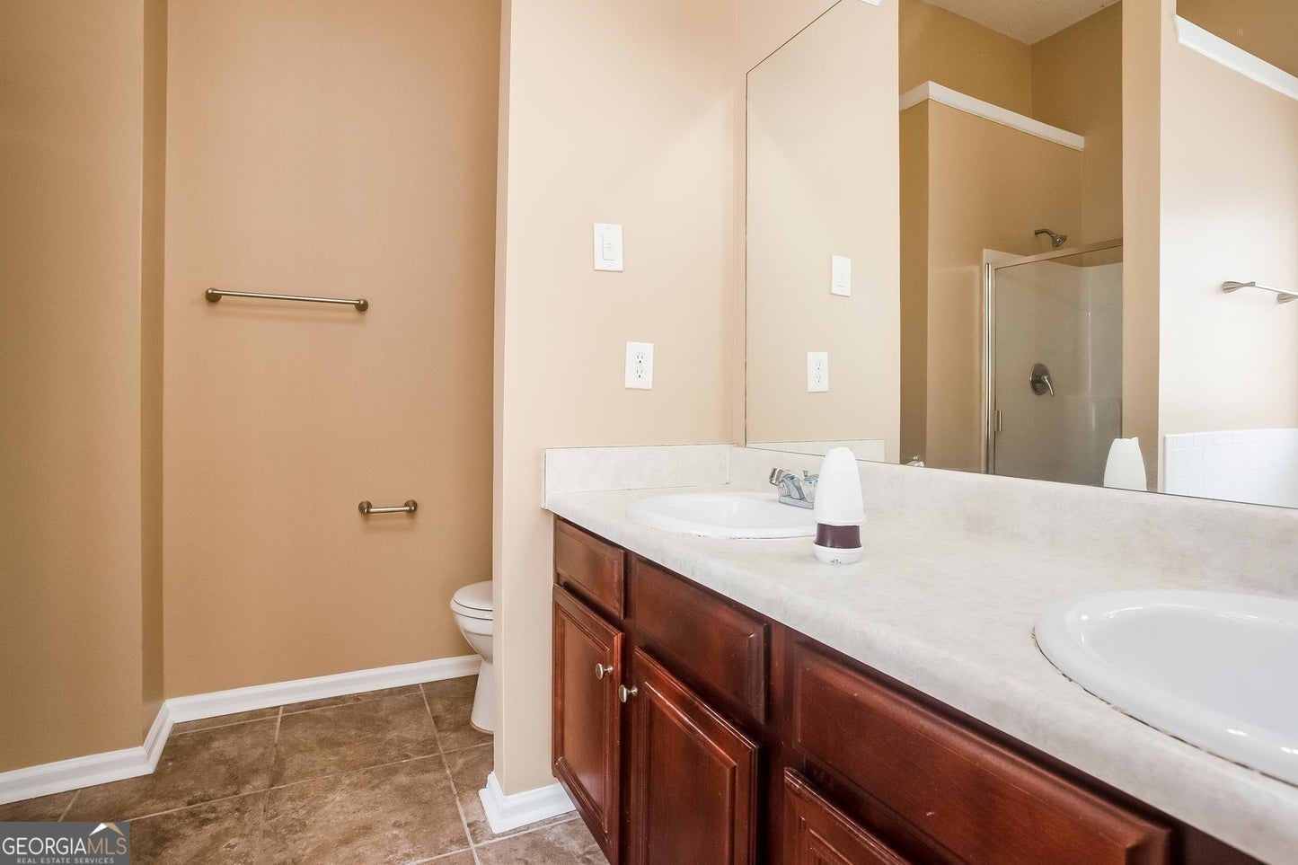 5 bedroom 2.5 bath house in Fairburn