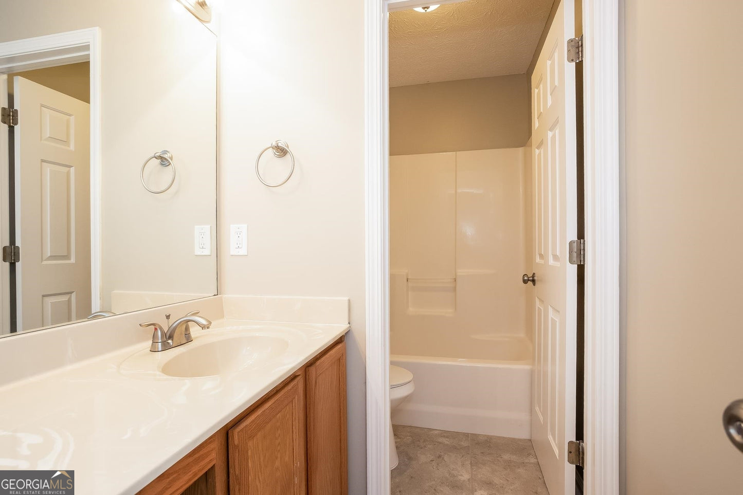 4 bedroom 2.5 bath house in Powder springs