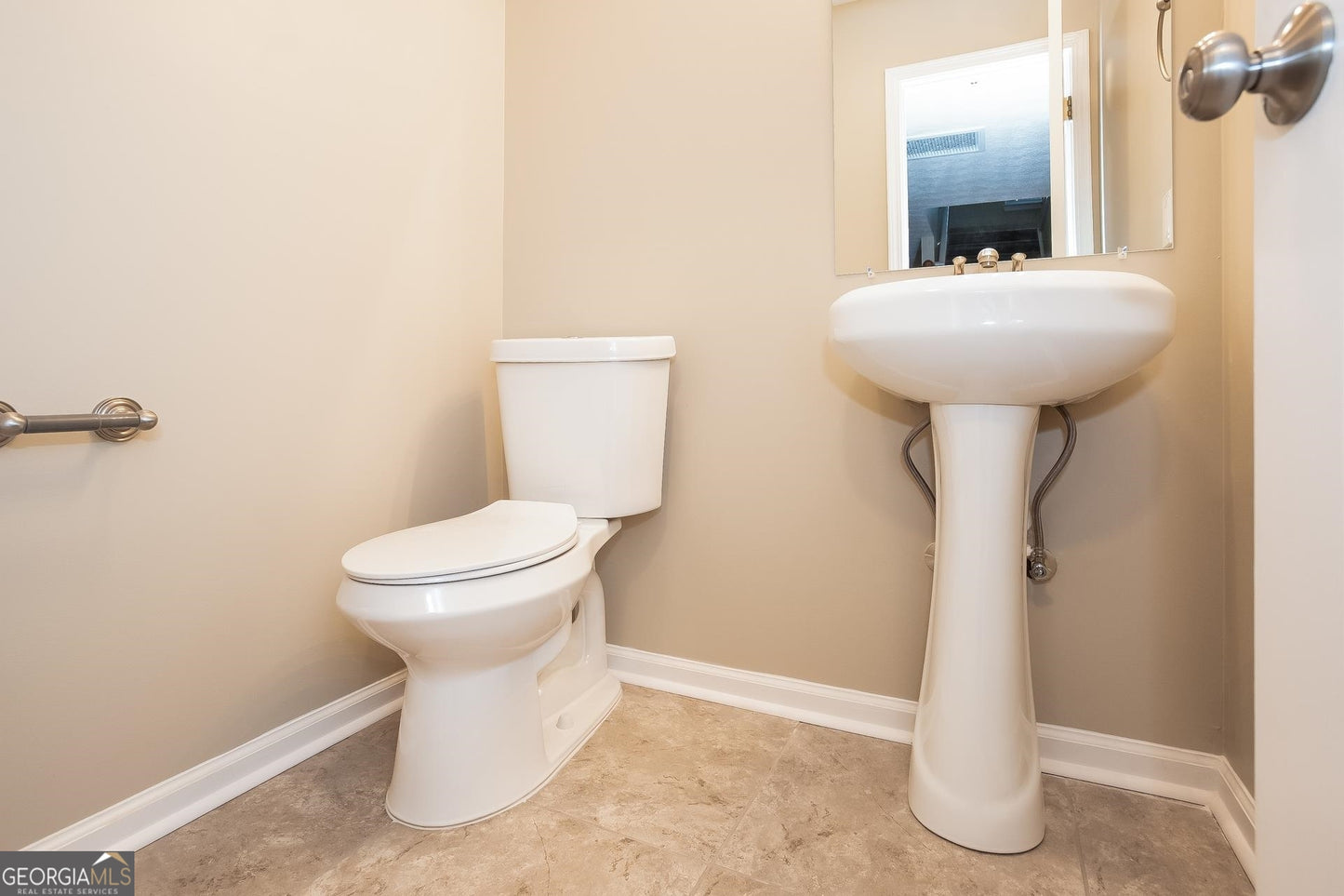 4 bedroom 2.5 bath house in Powder springs
