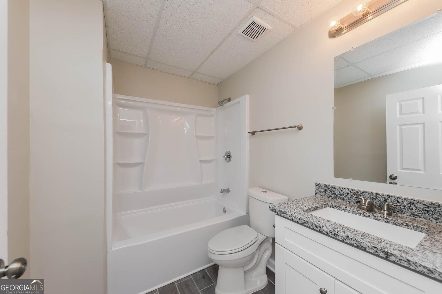 5 bedroom 3  bath house in Powder springs