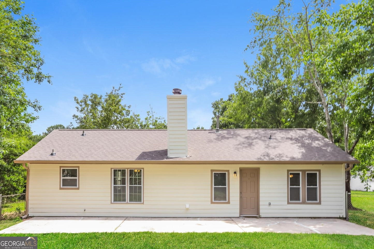 3 bedroom 2 bath house in stone mountain
