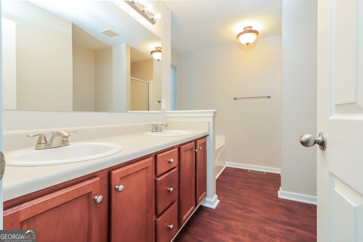 3 bedroom 3  bath house in Dallas