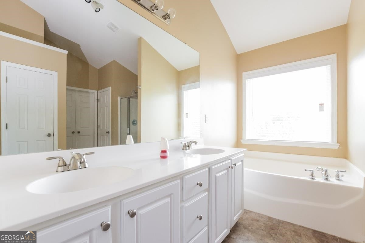 4 bedroom 2 bath house in union city
