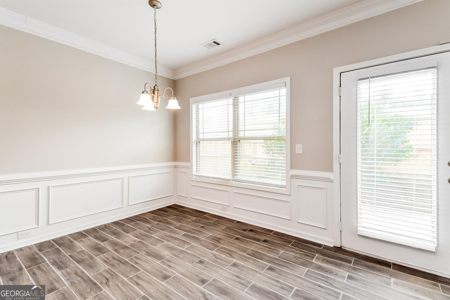 4 bedroom 2.5 bath house in Atlanta