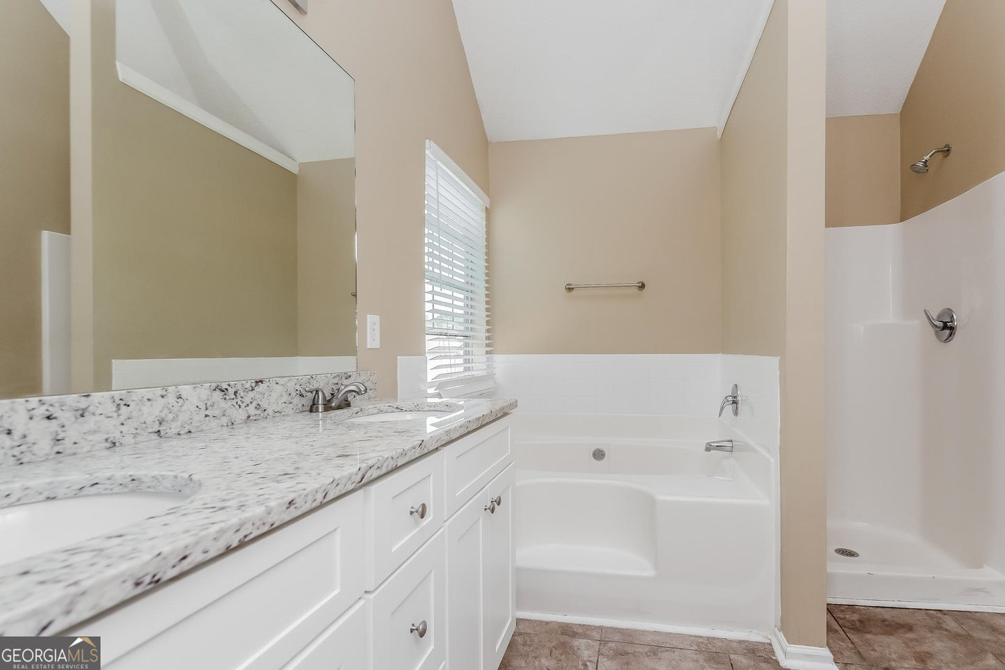 4 bedroom 2.5 bath house in Ellenwood