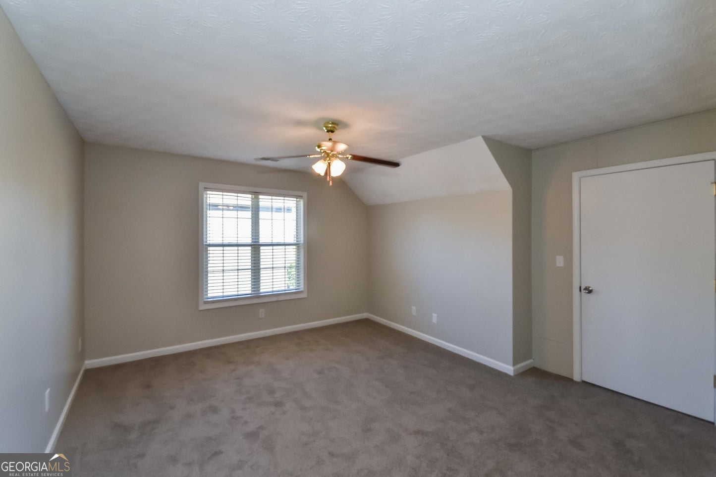 4 bedroom 2.5 bath house in Powder springs