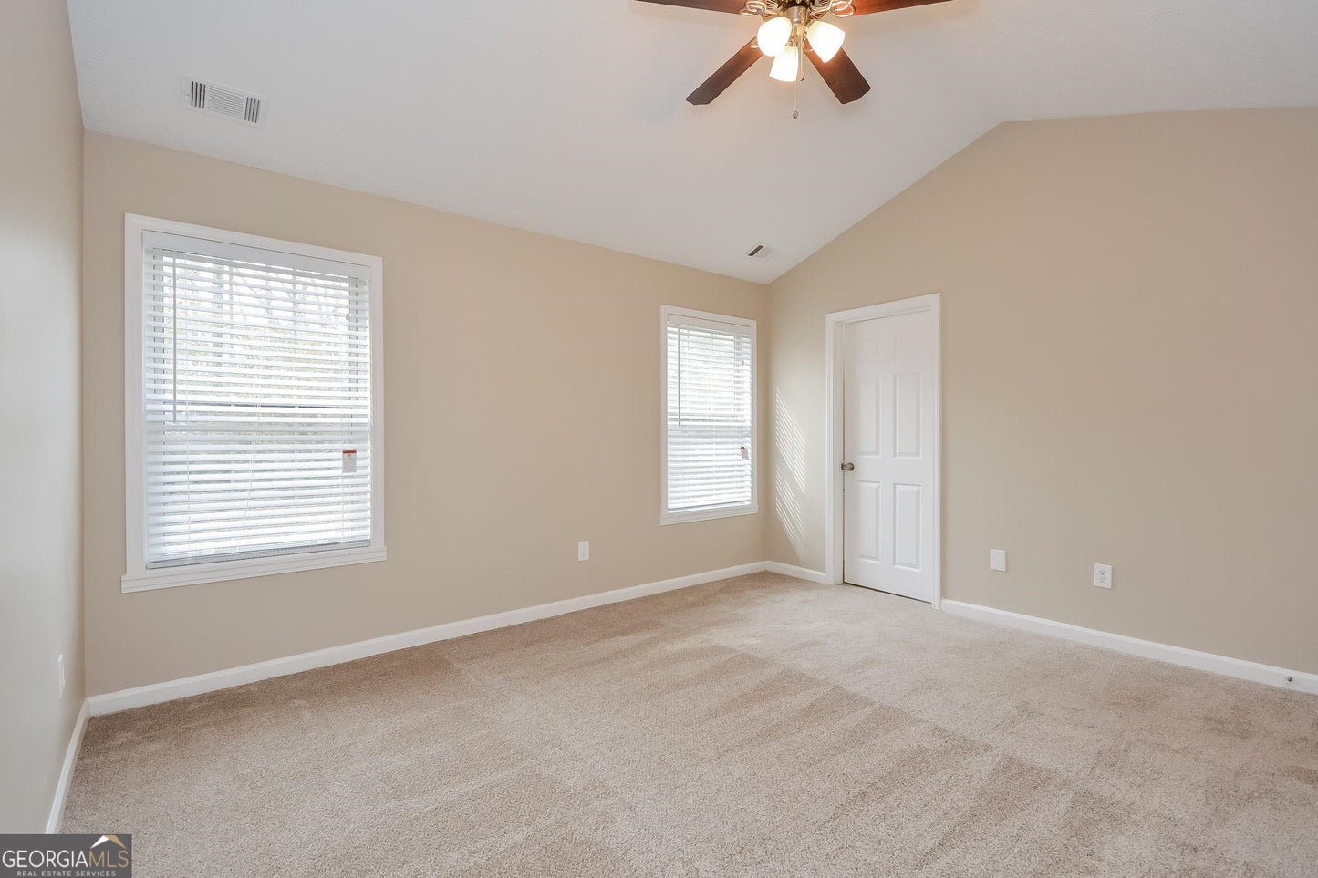 4 bedroom 2.5 bath house in Lawrenceville