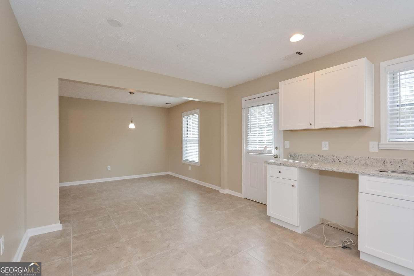 4 bedroom 2.5 bath house in Lawrenceville