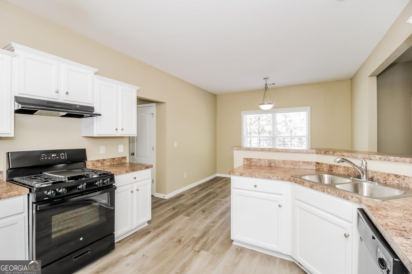 4 bedroom 2.5 bath house in Hiram