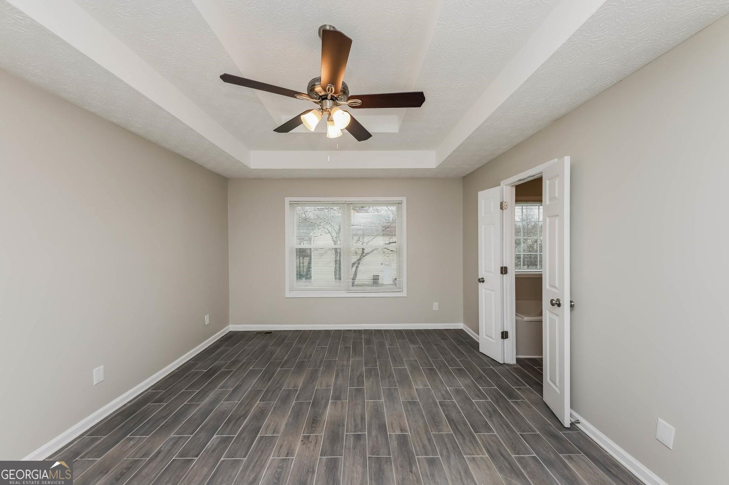 5 bedroom 3  bath house in Powder springs