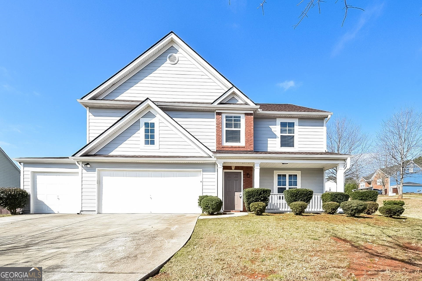 4 bedroom 2.5  bath house in Fairburn