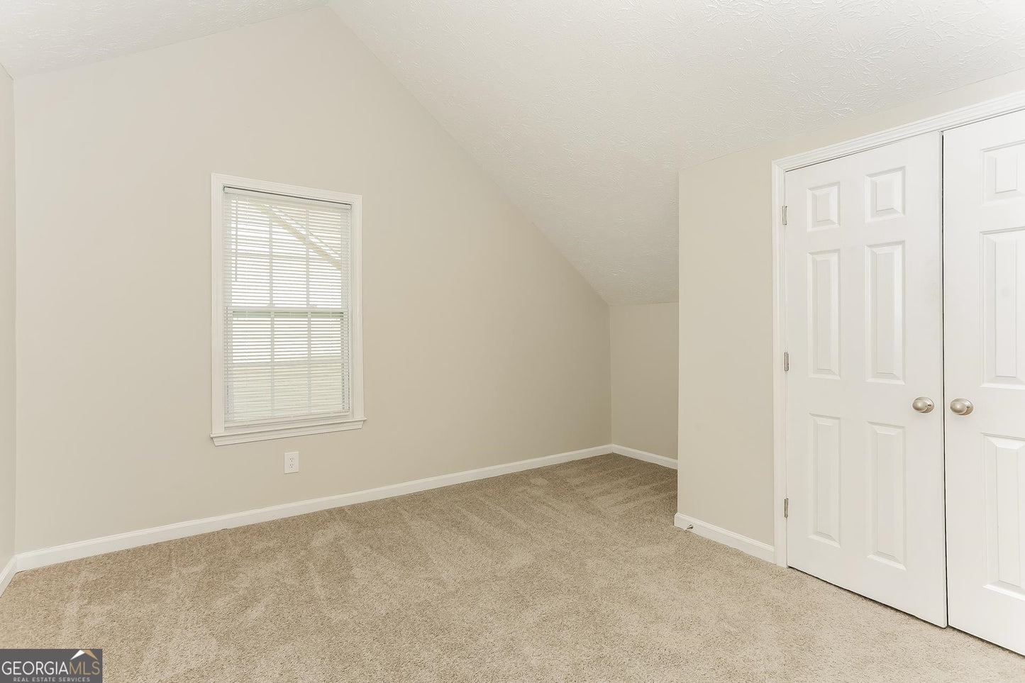 4 bedroom 2.5 bath house in Stockbridge