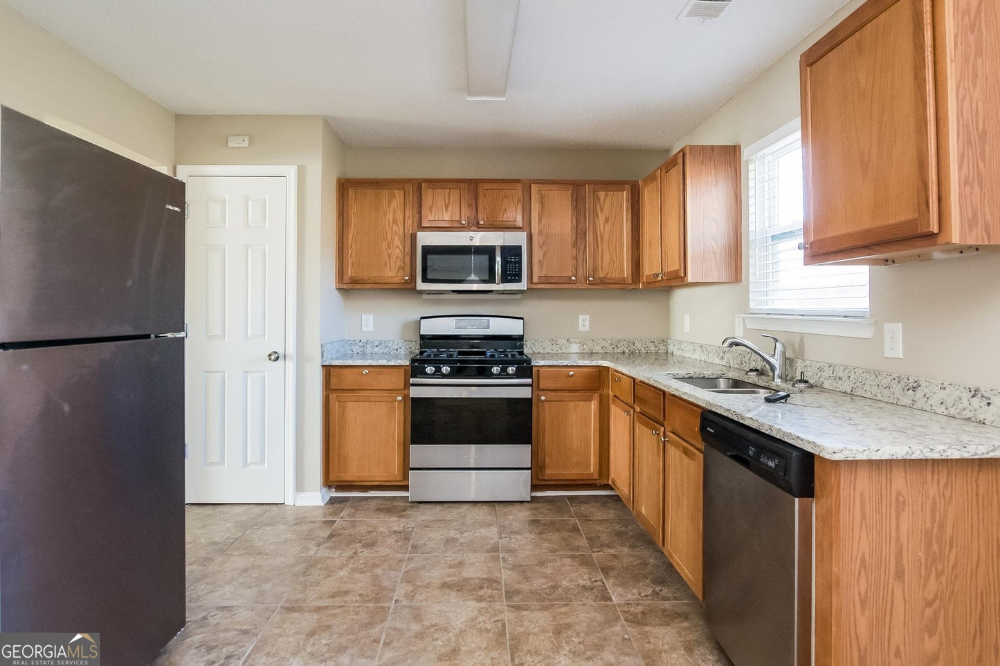 4 bedroom 2.5 bath house in Fairburn