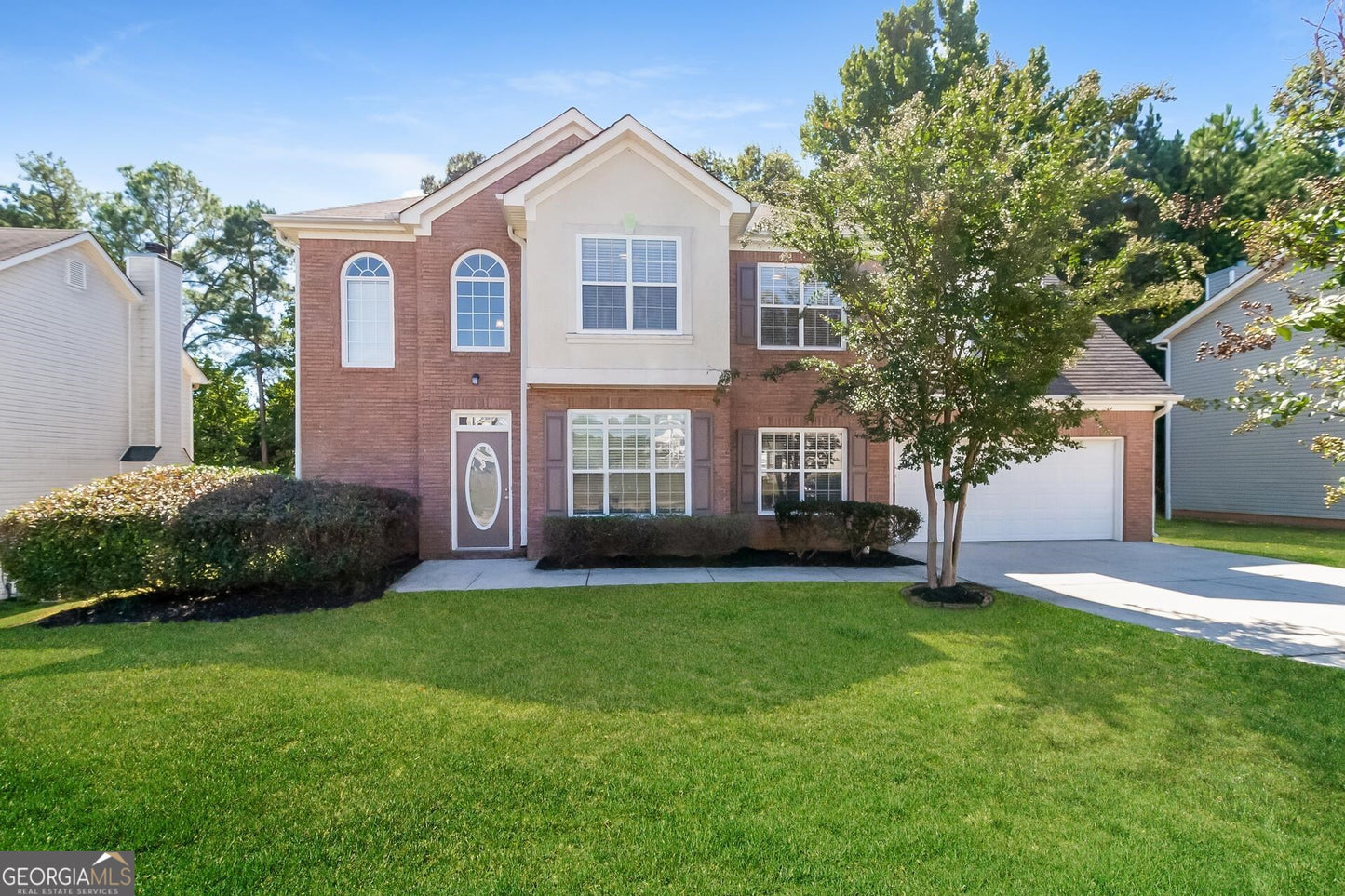 4 bedroom 2.5 bath house in Riverdale