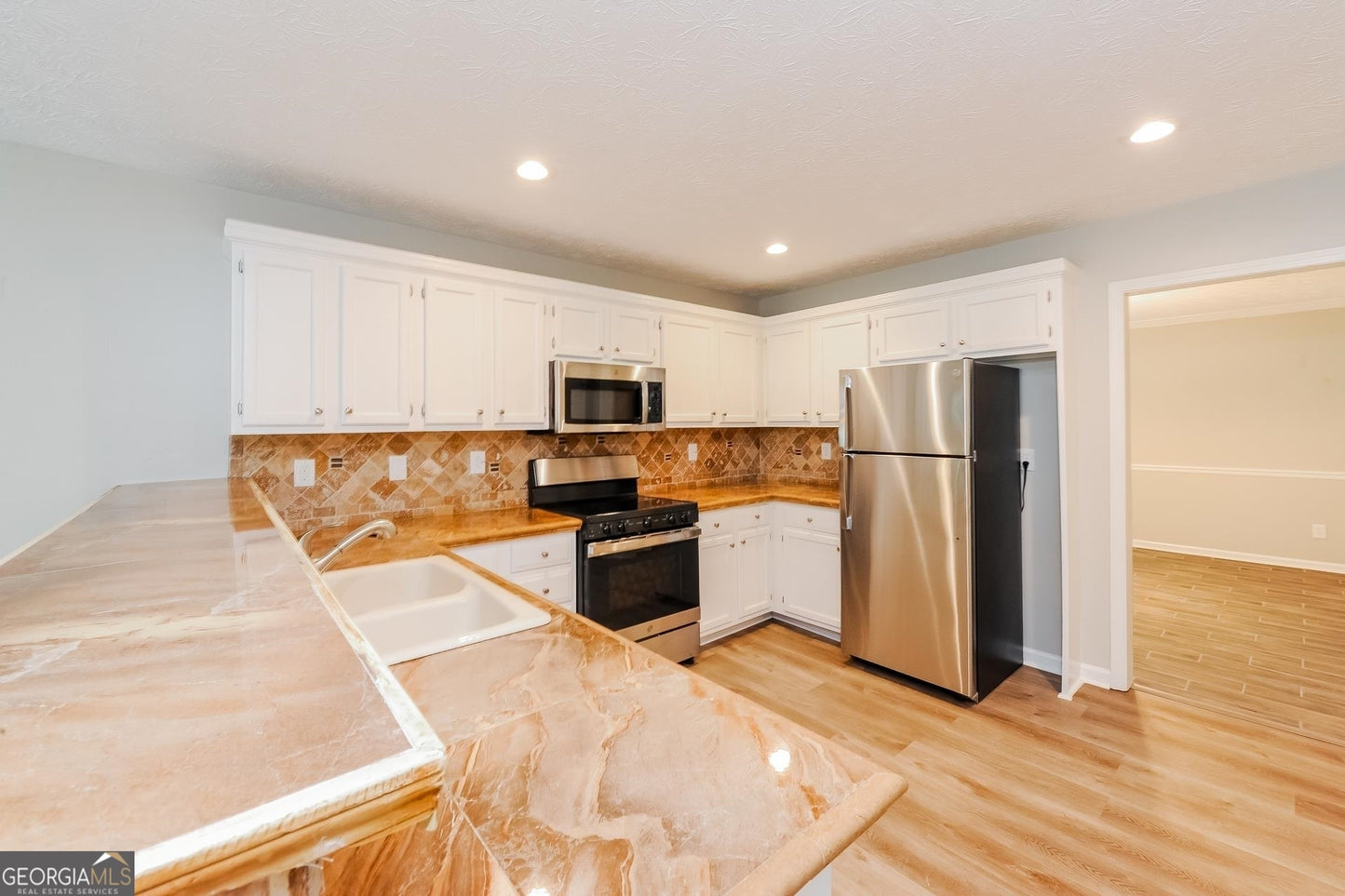 4 bedroom 2.5 bath house in Lawrenceville