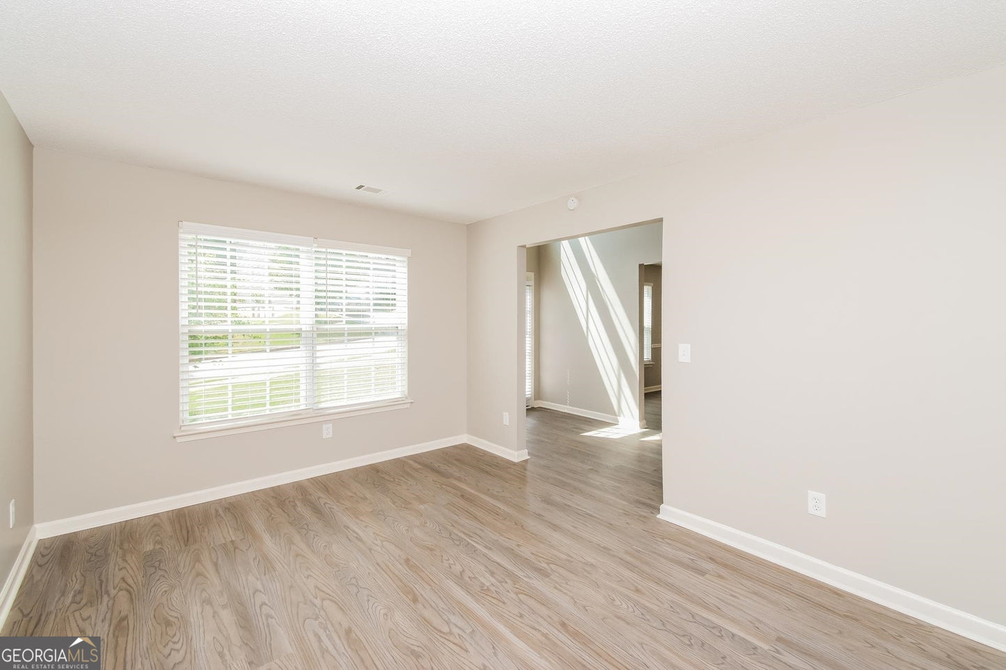 5 bedroom 3  bath house in Douglasville