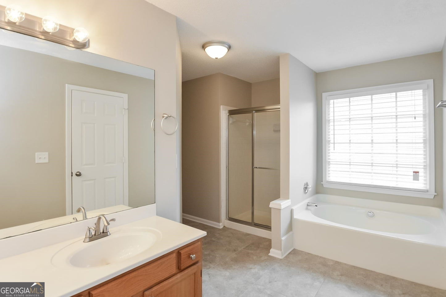 3 bedroom 2.5 bath house in Lawrenceville
