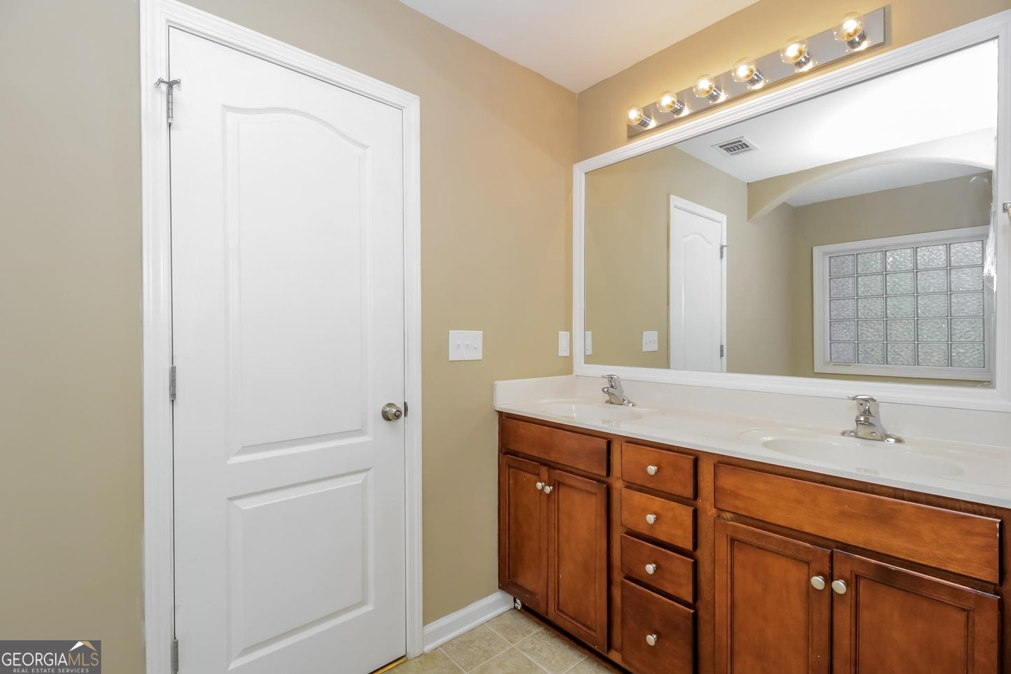 4 bedroom 2.5 bath house in Hiram