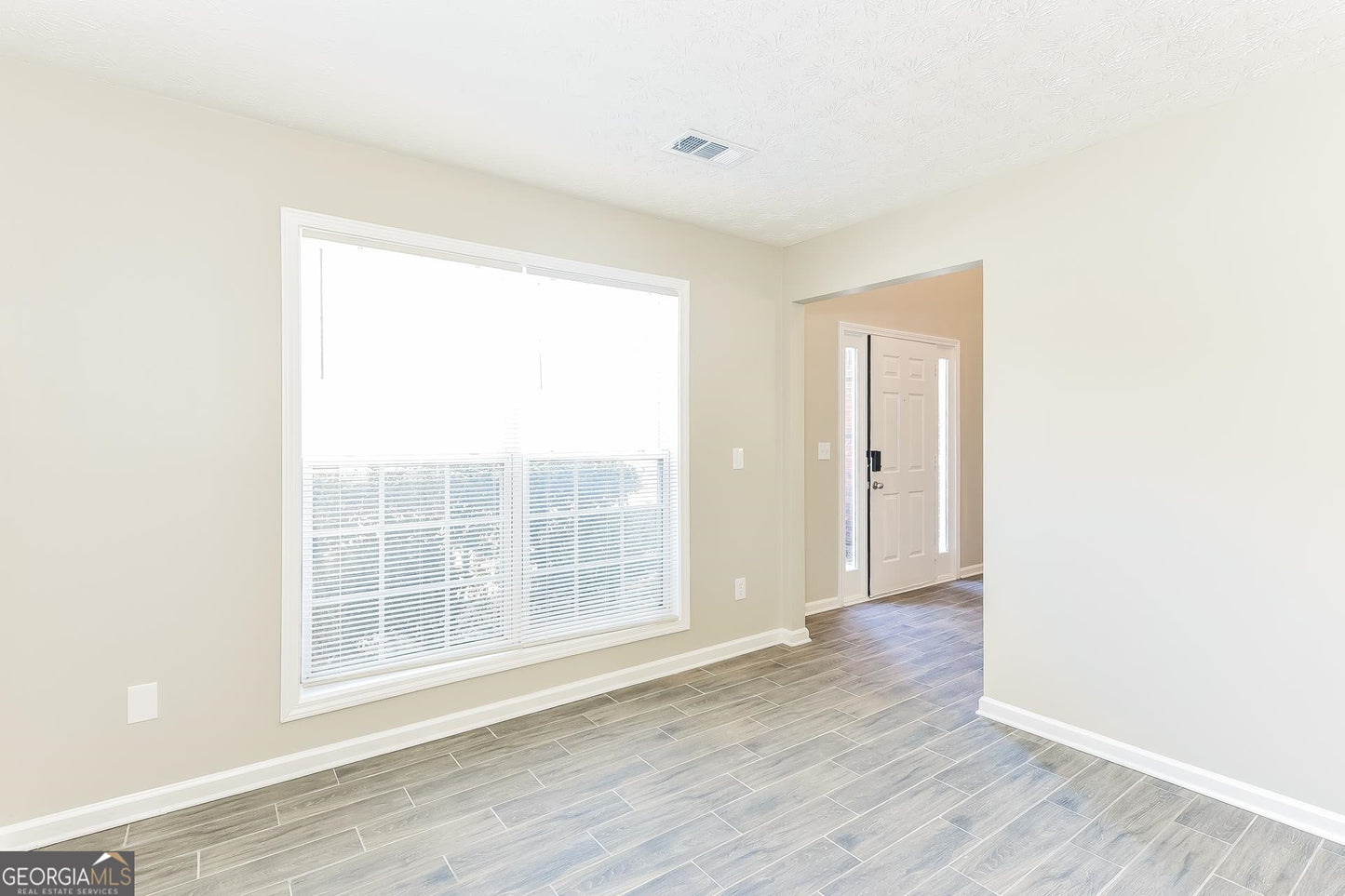 4 bedroom 2.5 bath house in Flowery branch