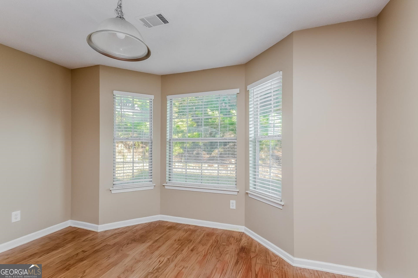 4 bedroom 2.5 bath house in Ellenwood