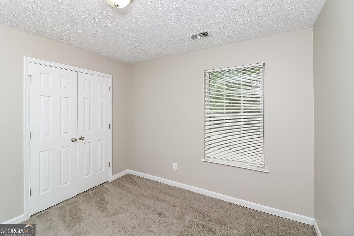 4 bedroom 2.5 bath house in Lithonia