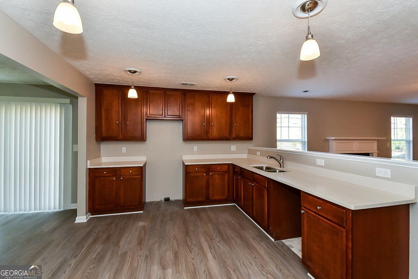 4 bedroom 2.5  bath house in Fairburn