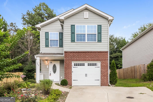 3 bedroom 2.5 bath house in Woodstock