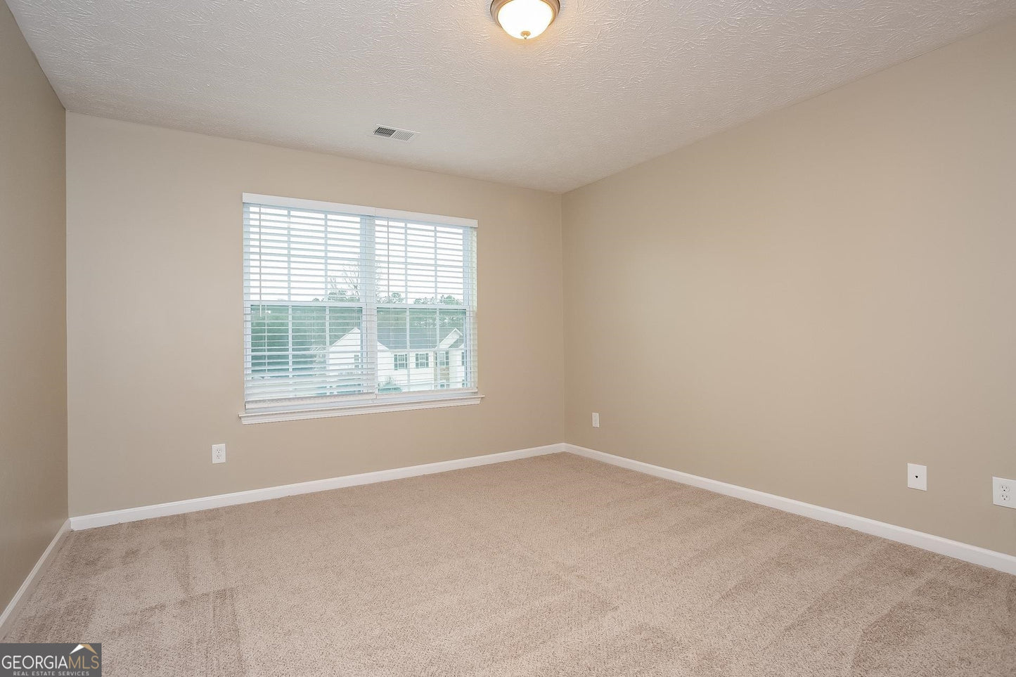 4 bedroom 2.5 bath house in Powder springs