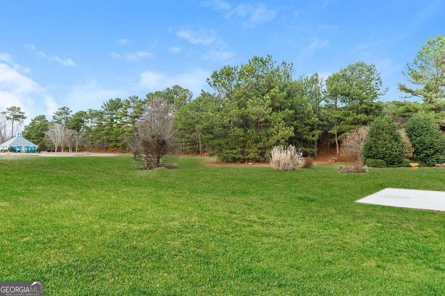 4 bedroom 2.5 bath house in Stockbridge